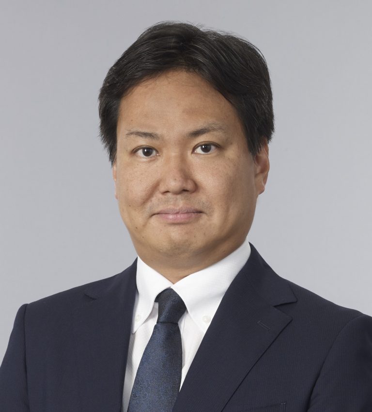 松﨑智一氏